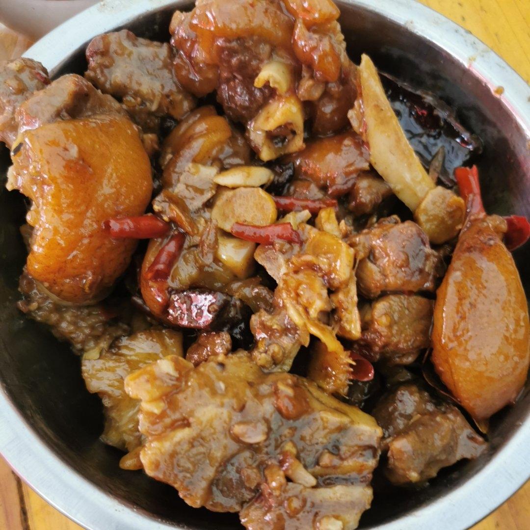 美味的家常菜：红烧猪蹄