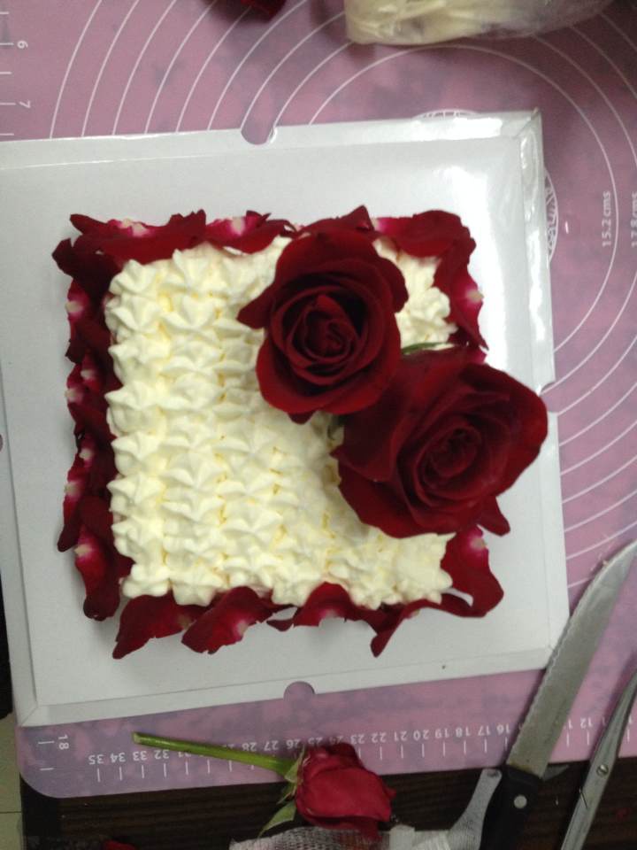 玫瑰花瓣蛋糕