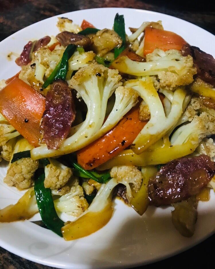 椰菜花炒腊肠