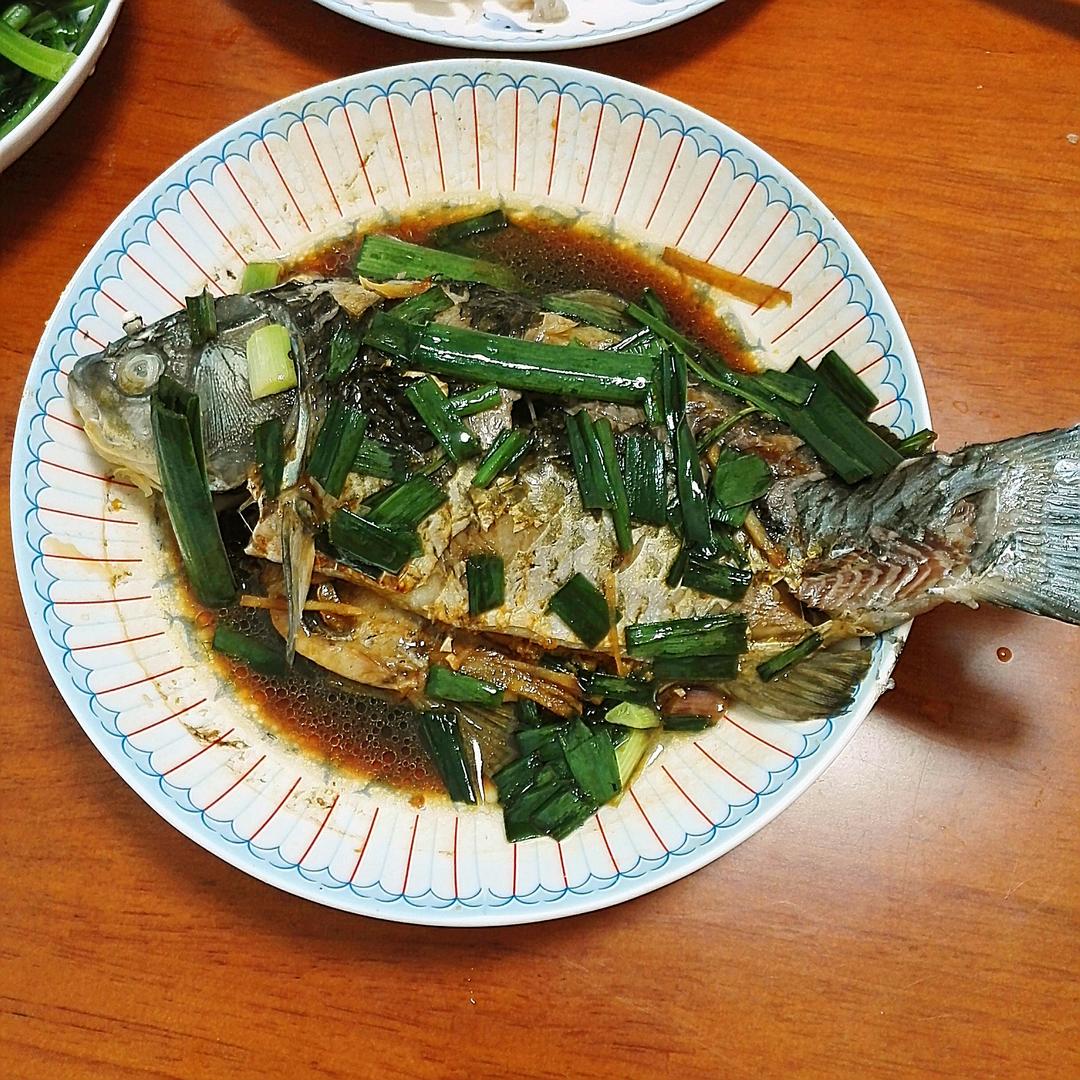 清蒸鲫鱼