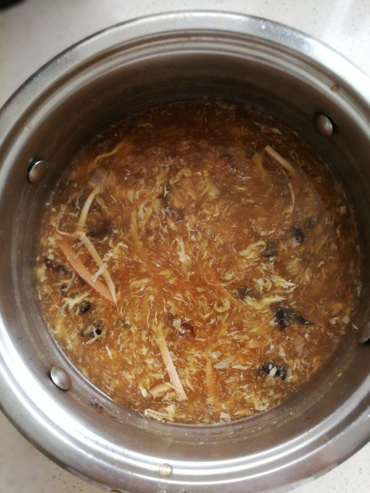 酸辣汤 Spicy & Sour Shredded Pork Soup