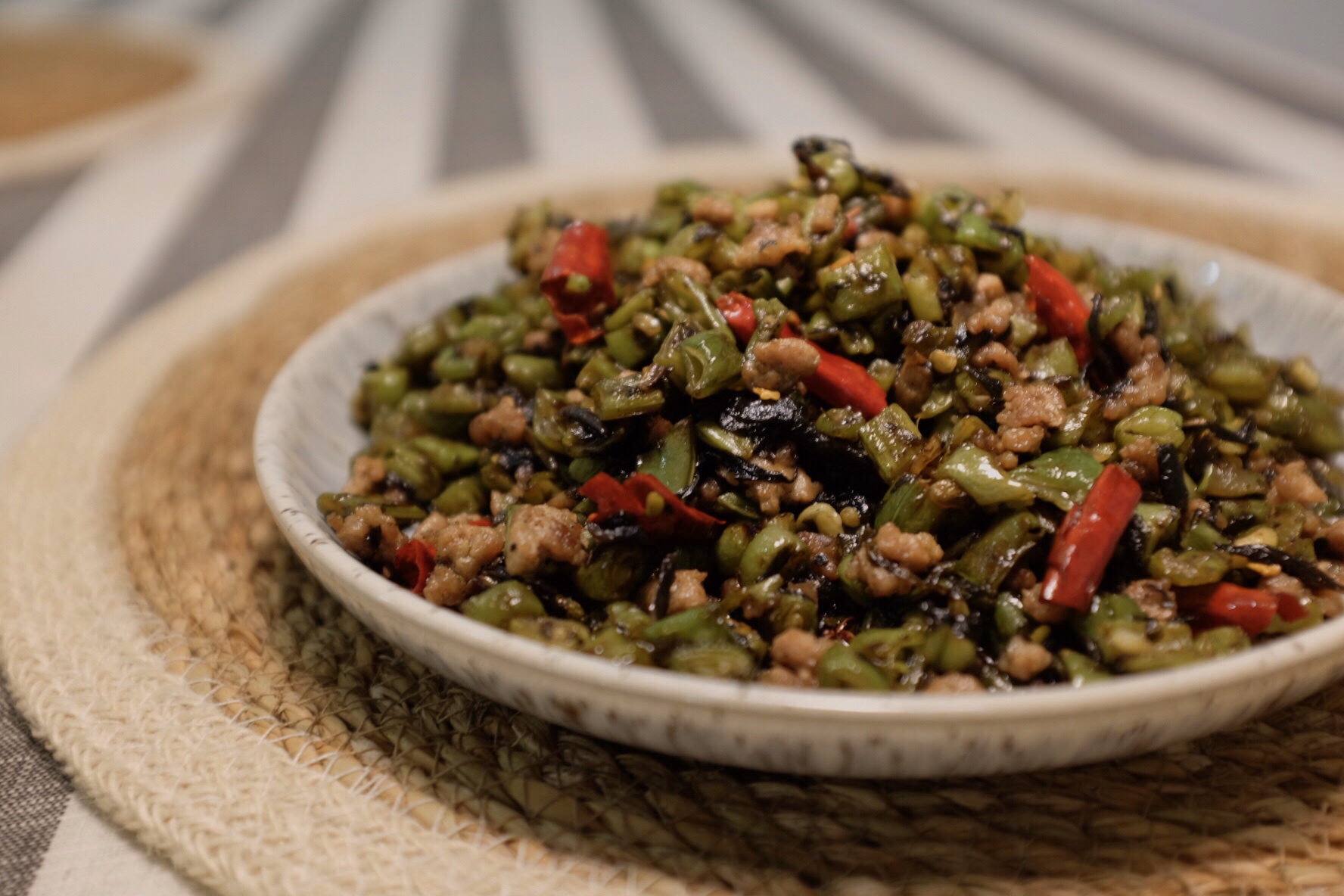 干煸橄榄菜肉末四季豆（少油不少味）的做法
