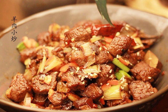 羊肉胡萝卜小锅仔