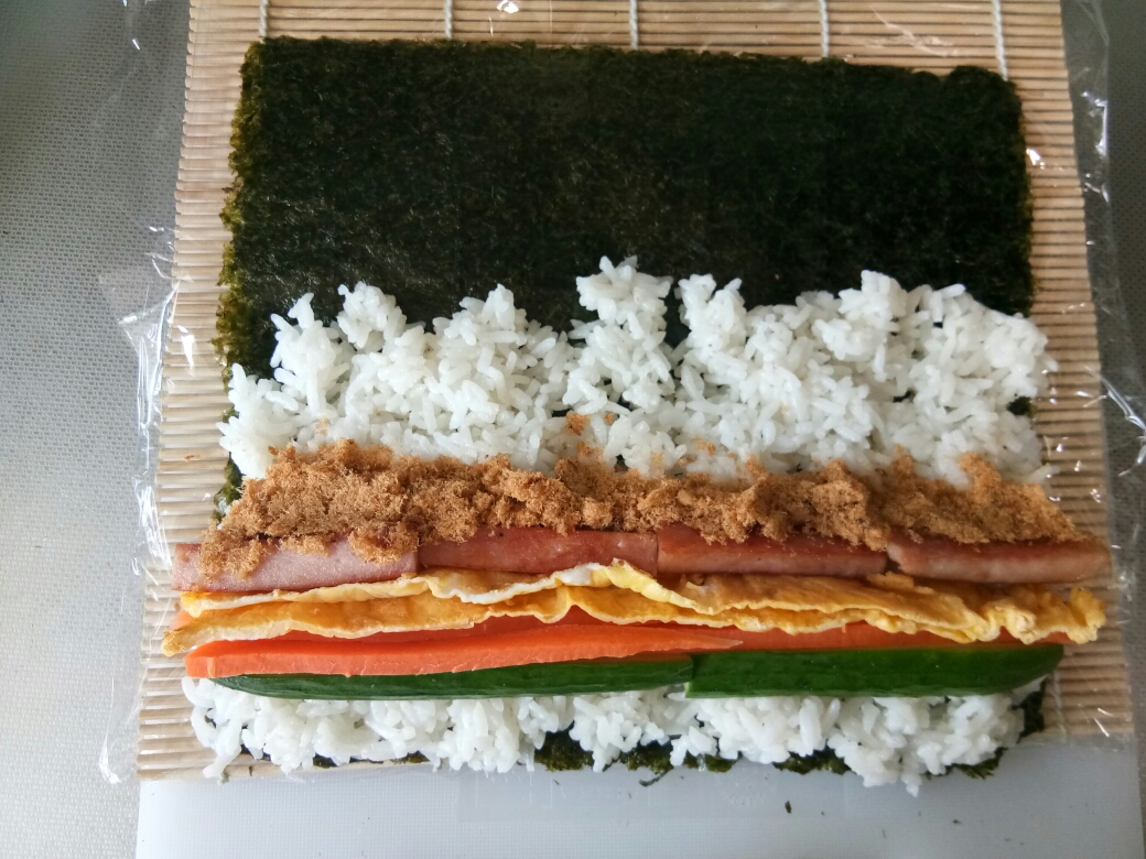 紫菜寿司卷的做法 步骤3