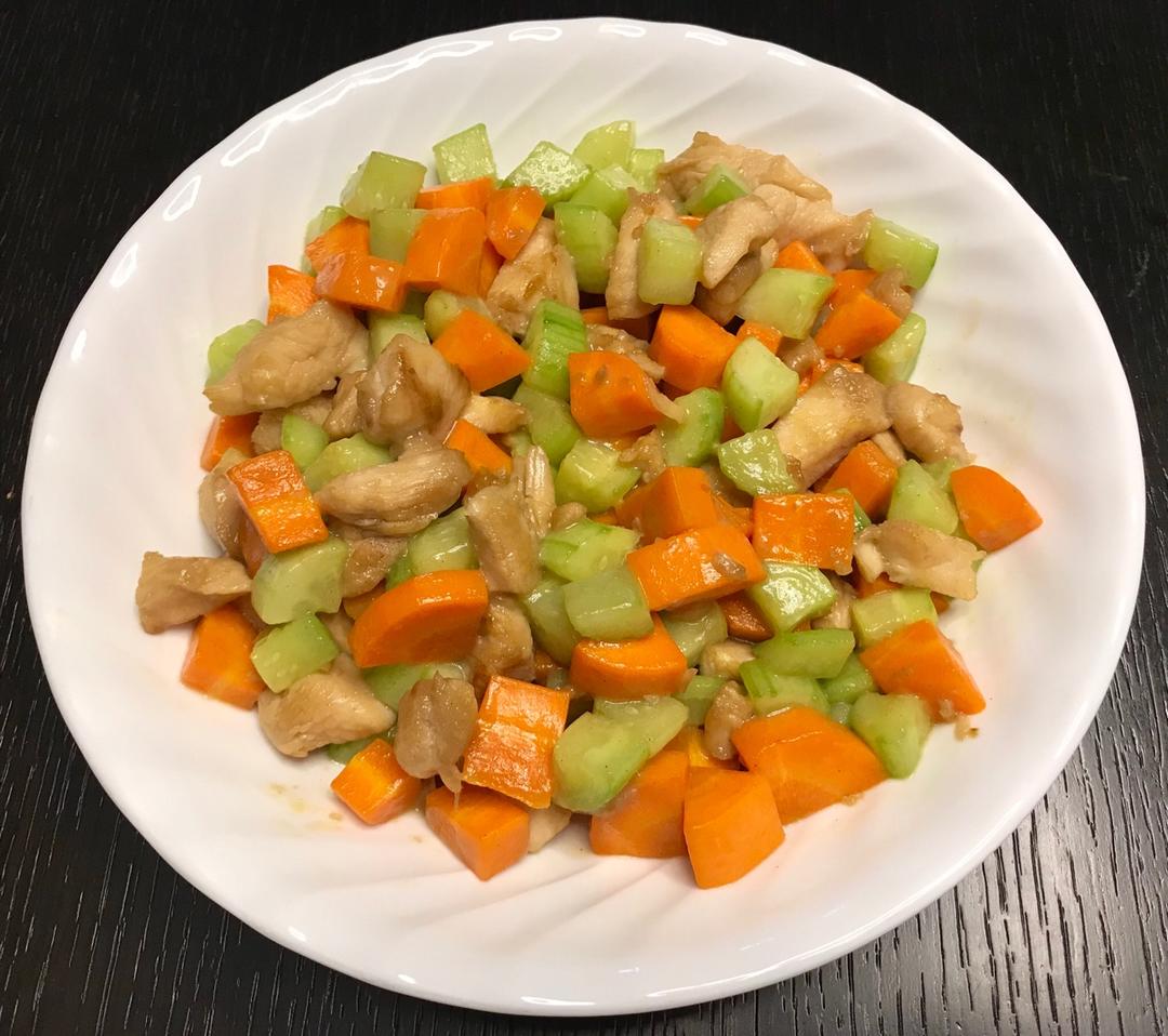 胡萝卜黄瓜鸡胸肉