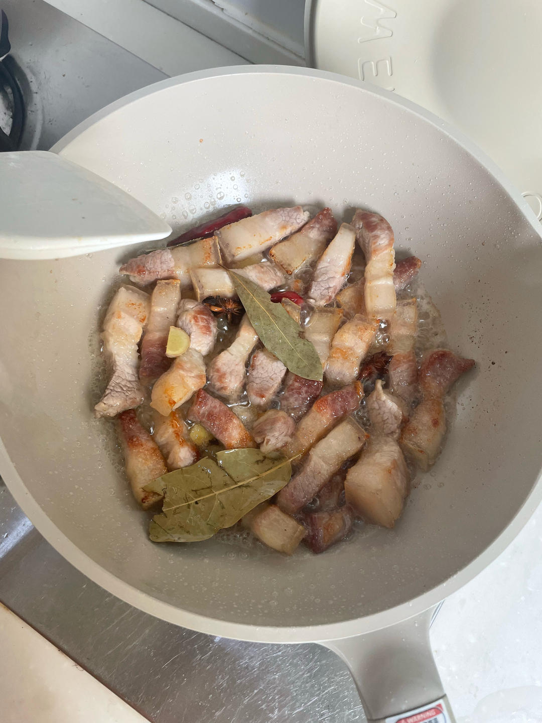 不焯水不放油的家常红烧肉