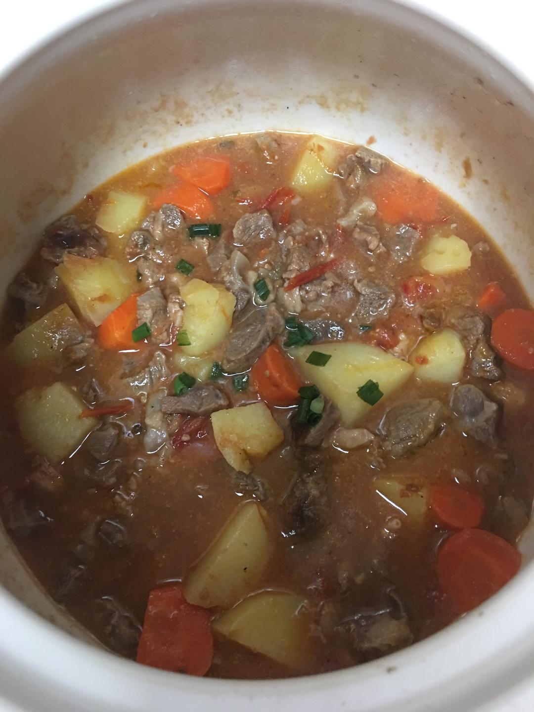 【番茄土豆炖牛腩】