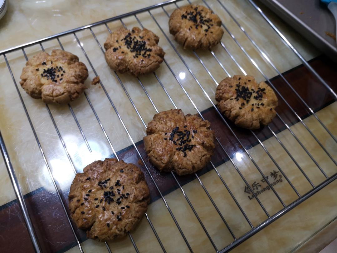 轻轻一按就碎掉的原味桃酥（不输猪油版）