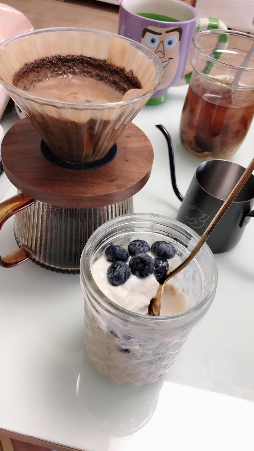 早餐：隔夜早餐酸奶燕麦杯搭配原则562kcal