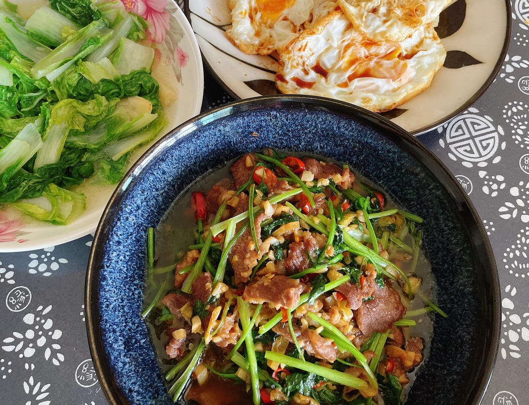 小炒黄牛肉，肉嫩味香！太好吃了简直是米饭杀手！