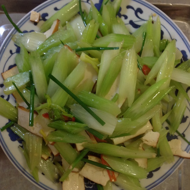 芹菜炒香干