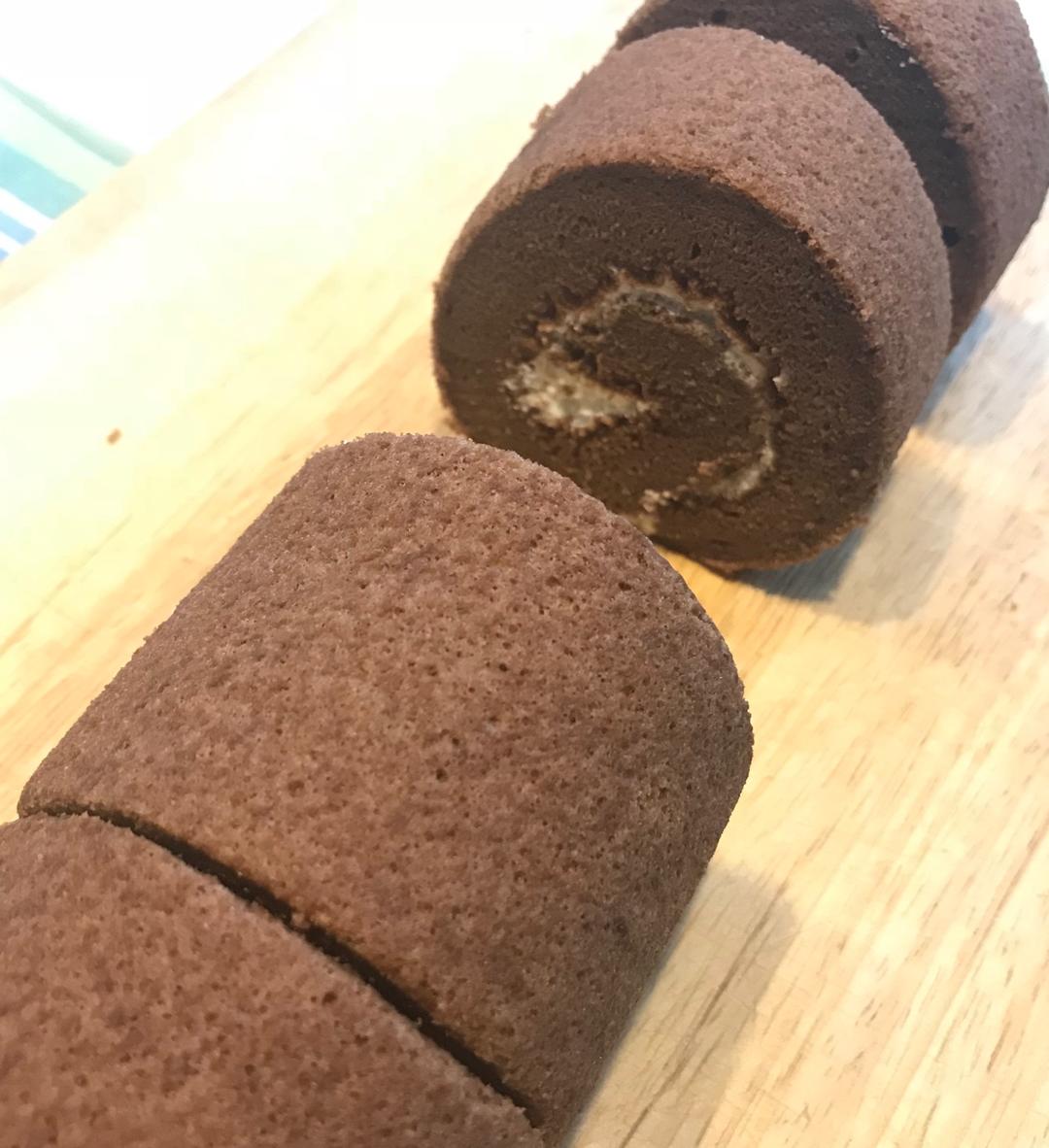超浓郁卷不裂的巧克力蛋糕卷
