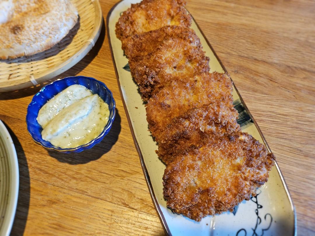 酥炸鱼排配塔塔酱