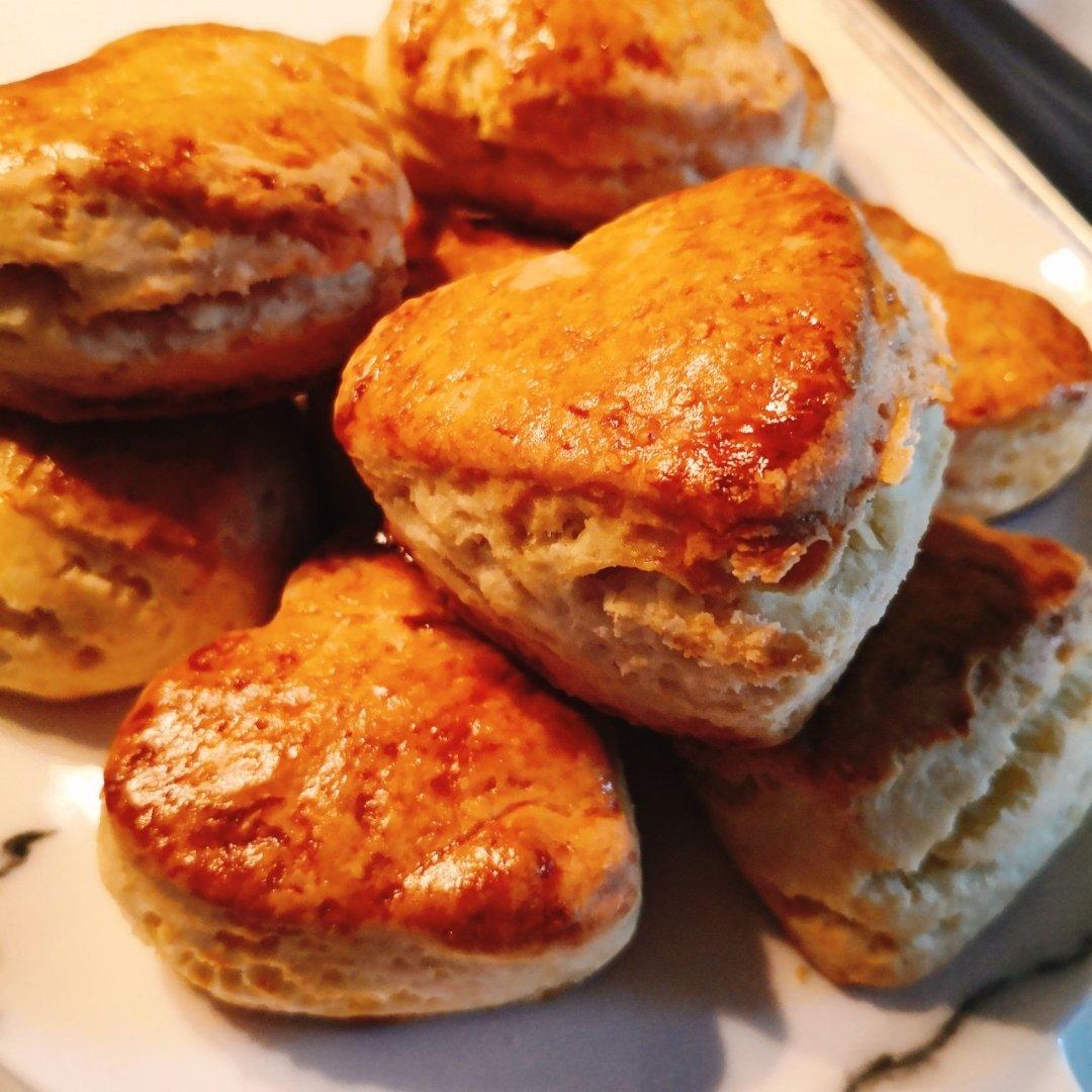 【视频】3分钟 奶油司康Scone(可能是世界上最快手的司康) 消耗淡奶油～