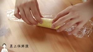 自制小黄人香蕉蛋糕卷的做法 步骤15