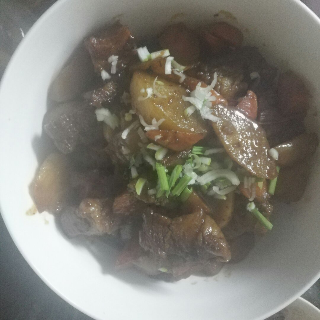 胡萝卜土豆烧牛腩