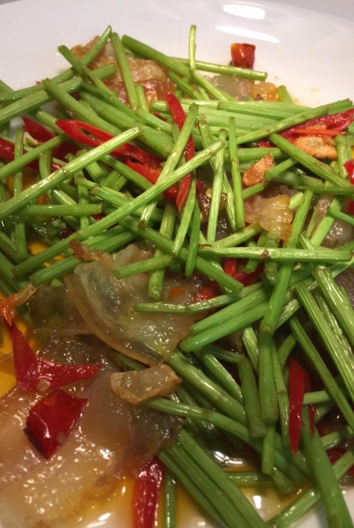 篱蒿炒腊肉