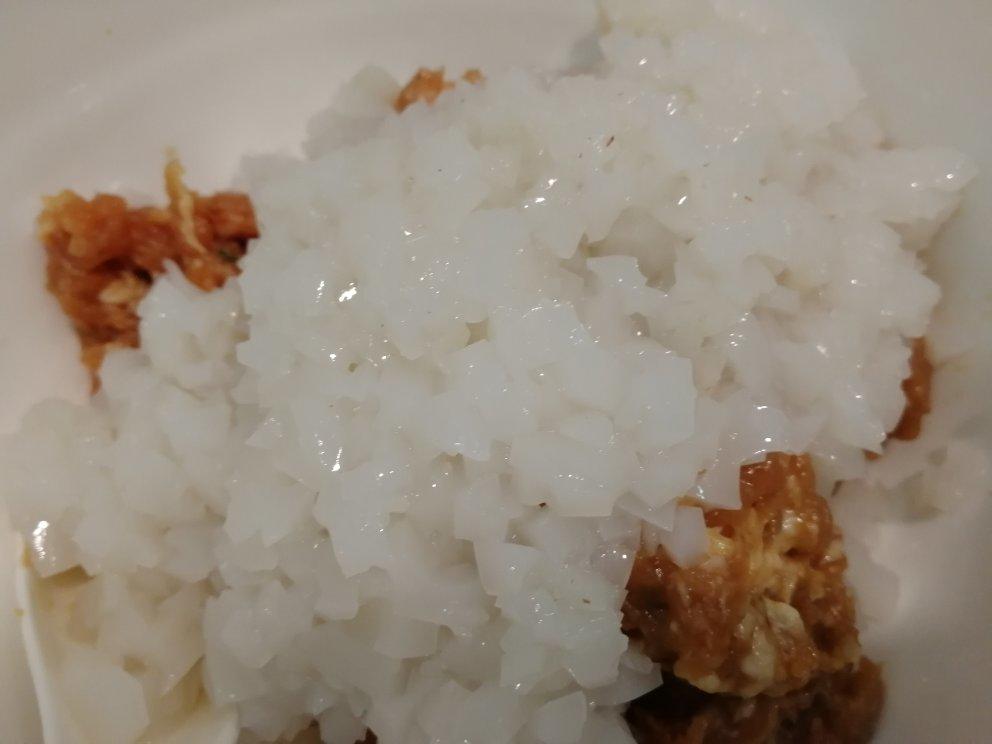 熬制肉皮冻---为小笼包做准备