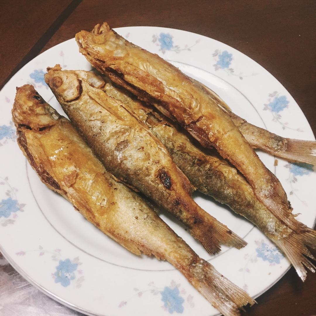 香炸小河鱼