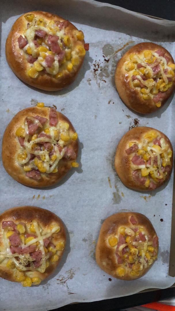 玉米沙拉小面包