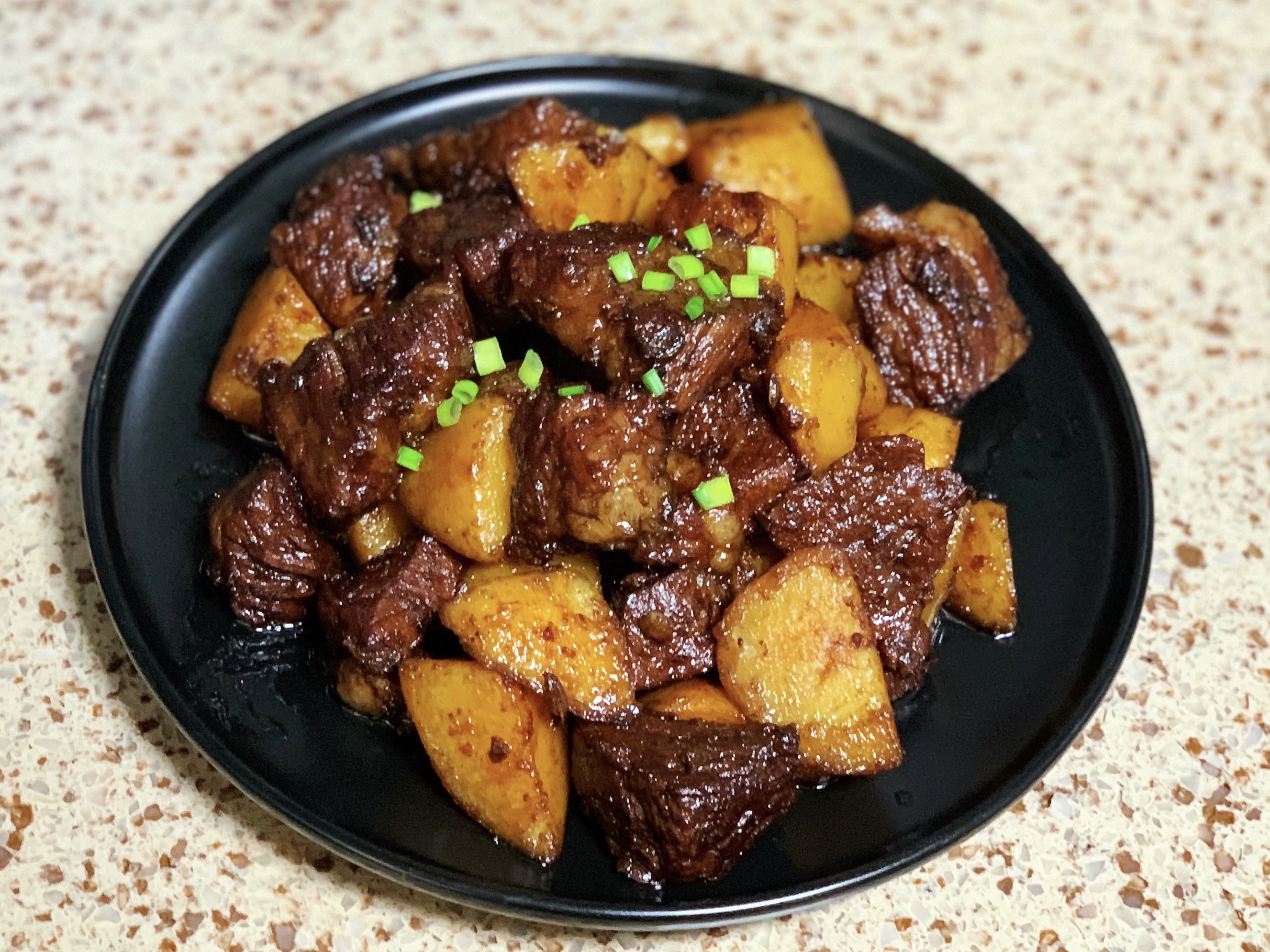 土豆炖牛肉的做法
