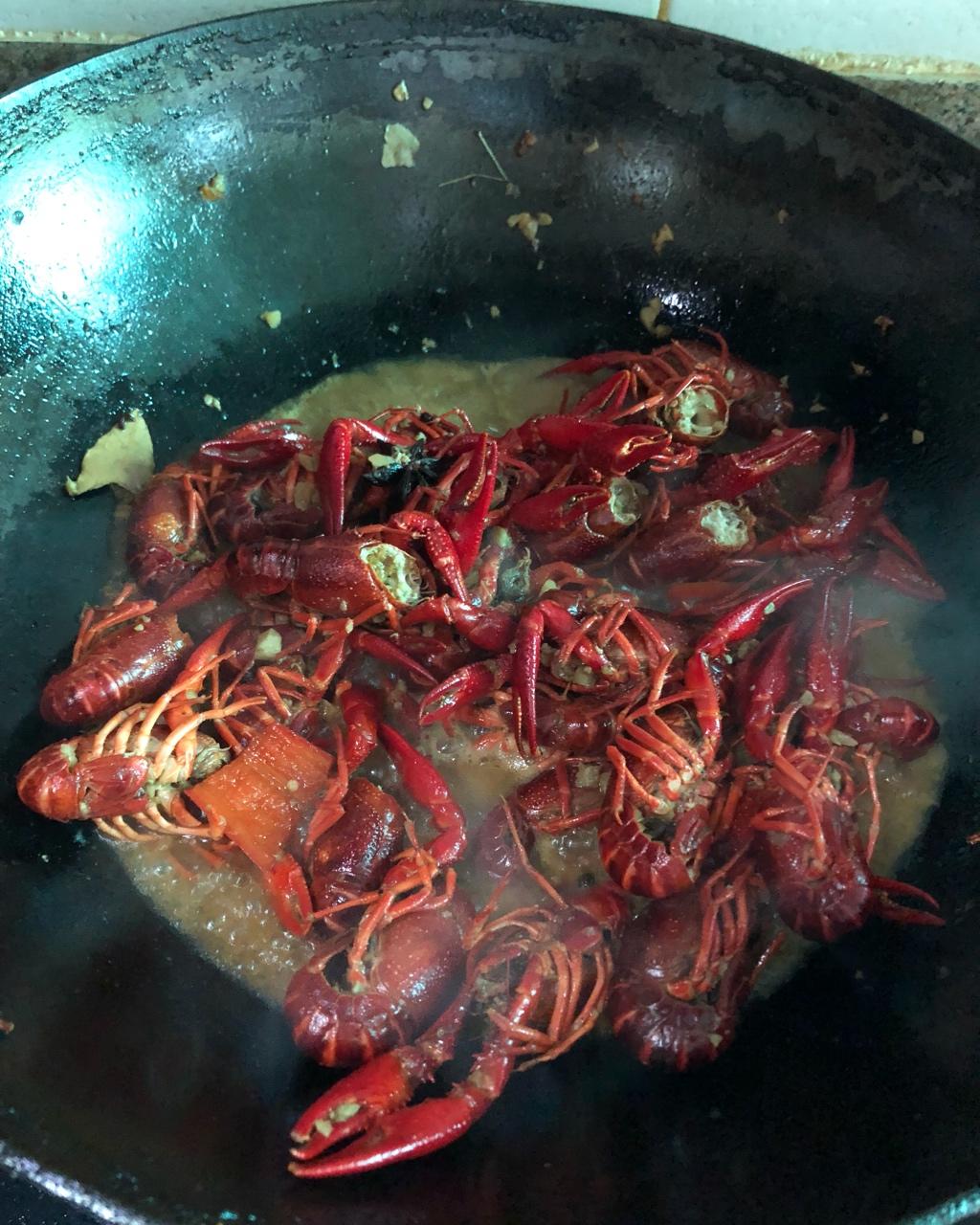 蒜香啤酒小龙虾