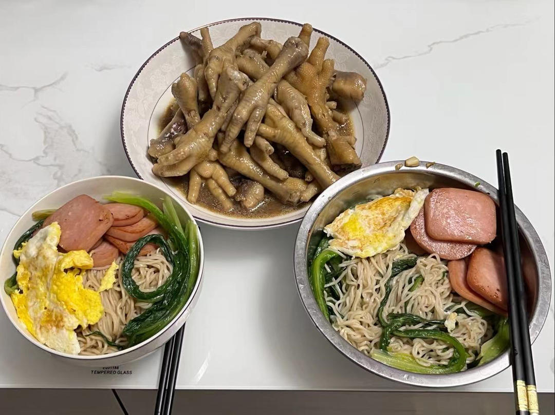 好吃到手指都吃掉的卤鸡爪