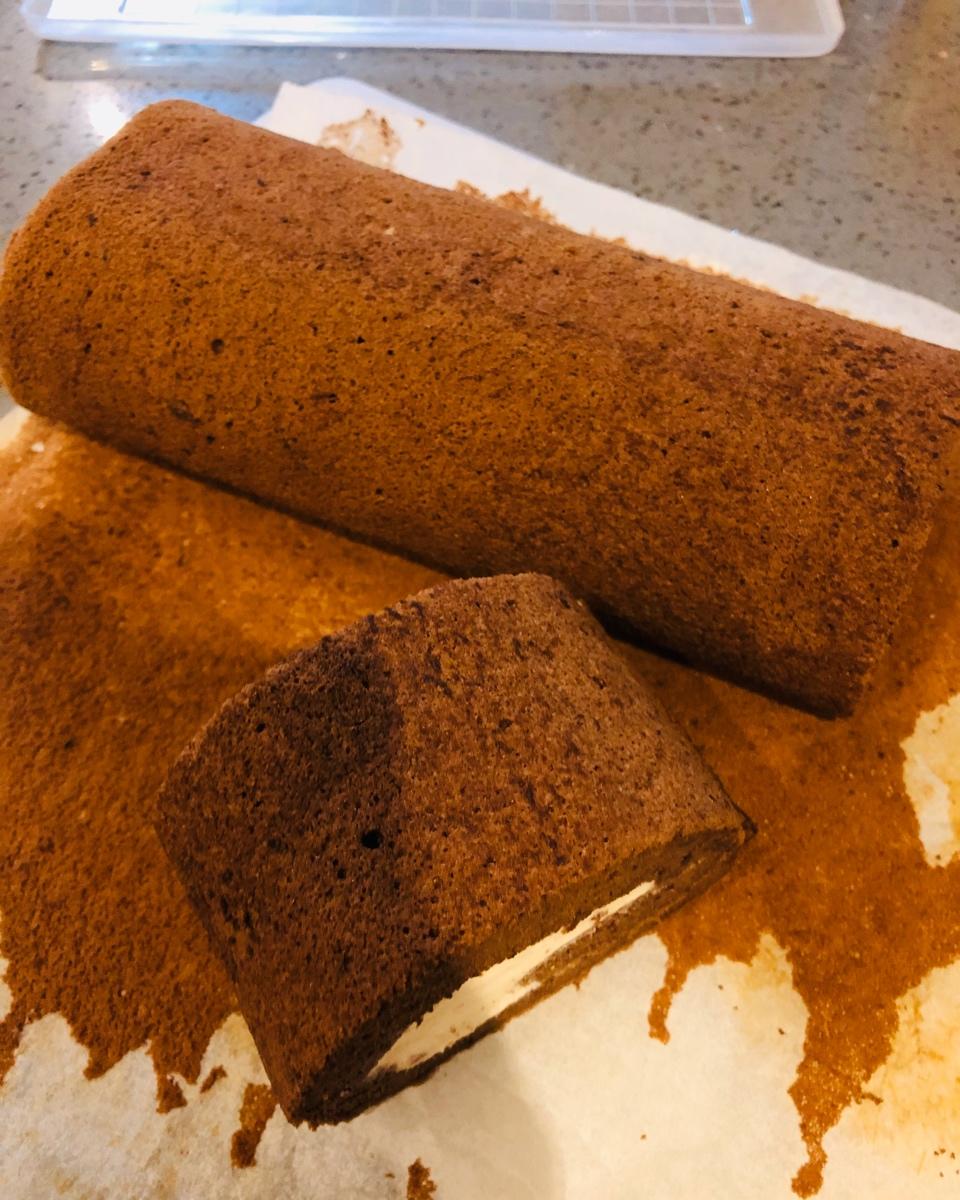 超浓郁卷不裂的巧克力蛋糕卷