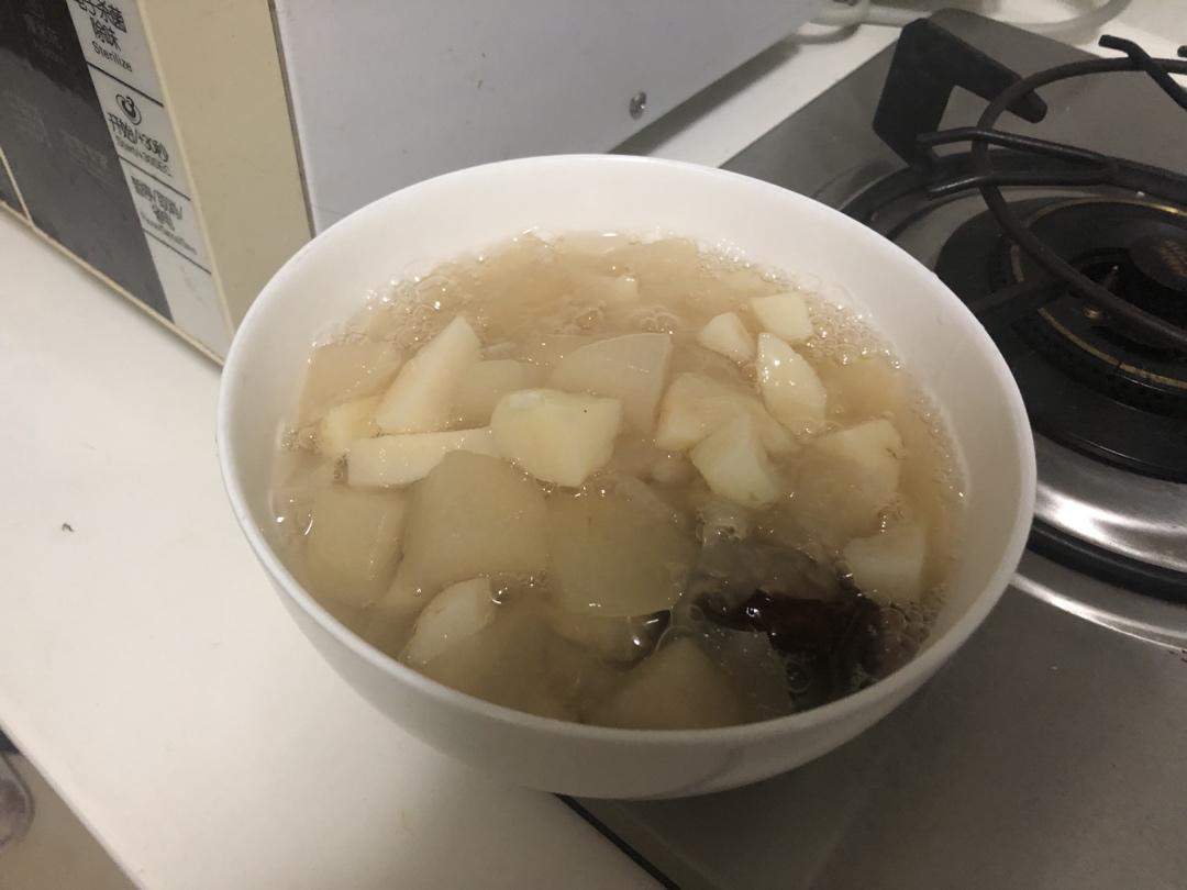 马蹄雪梨银耳糖水