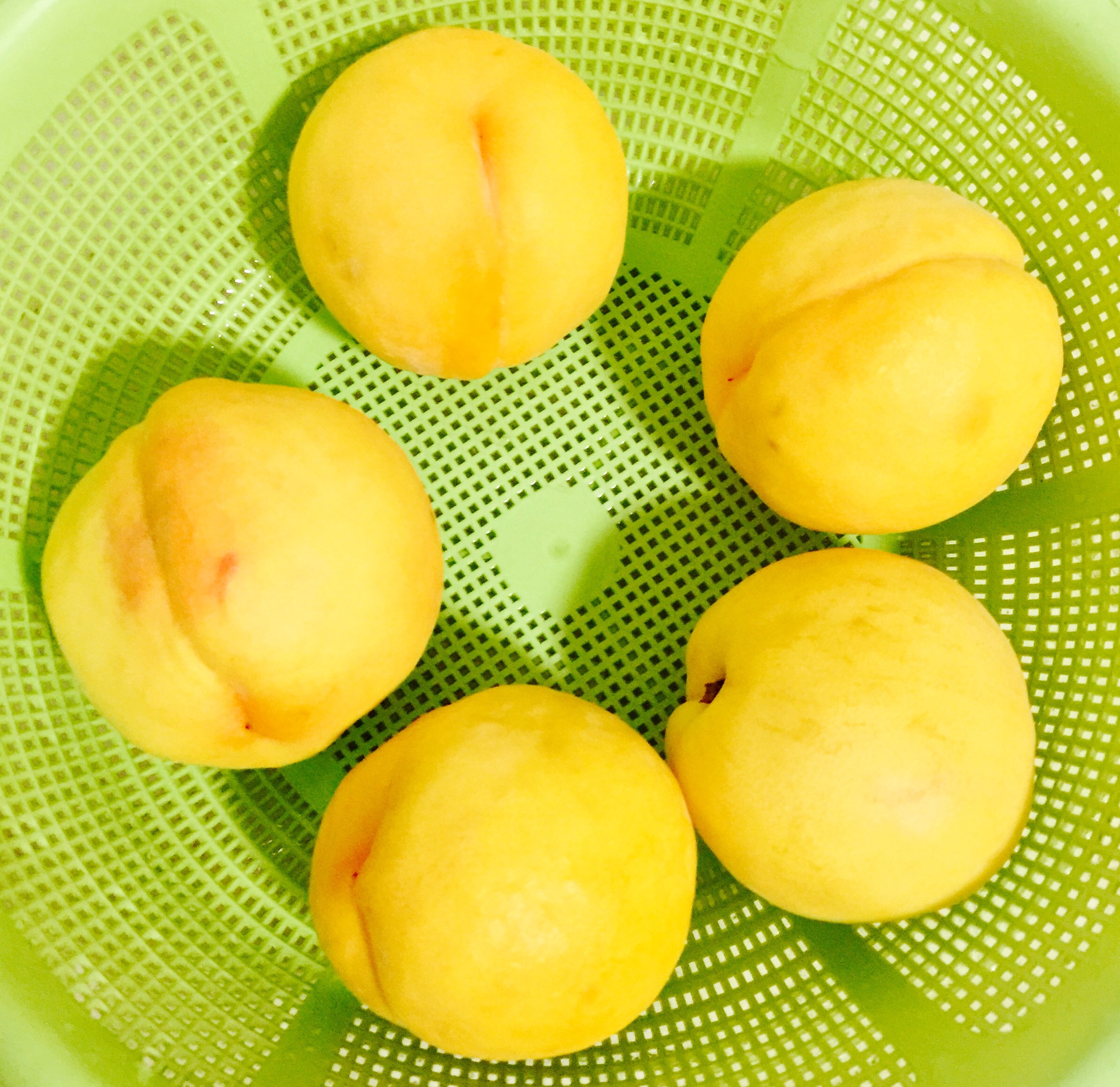 自制黄桃罐头的做法 步骤2
