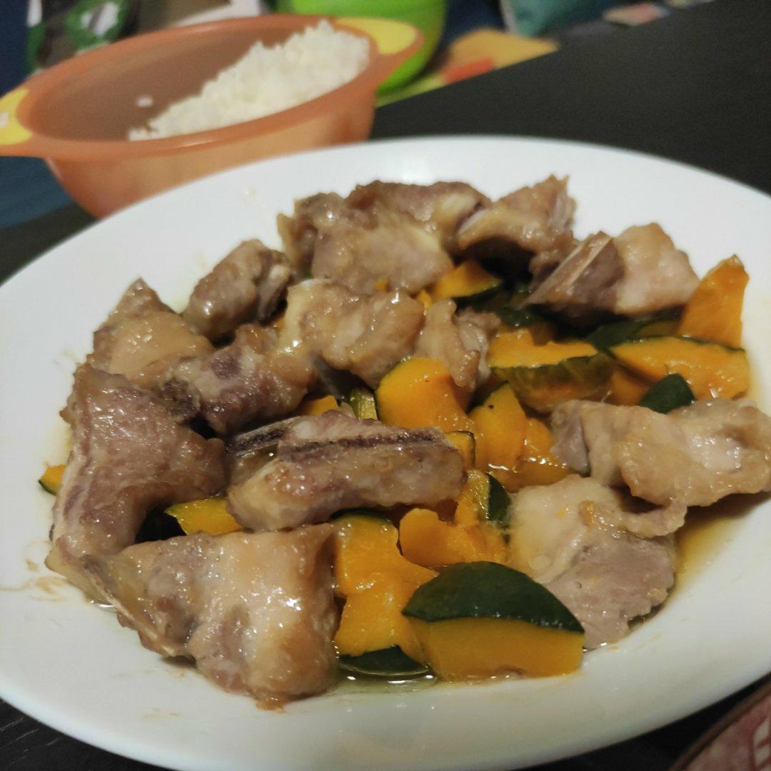 两步！做出嫩滑又多汁的南瓜🎃蒸排骨