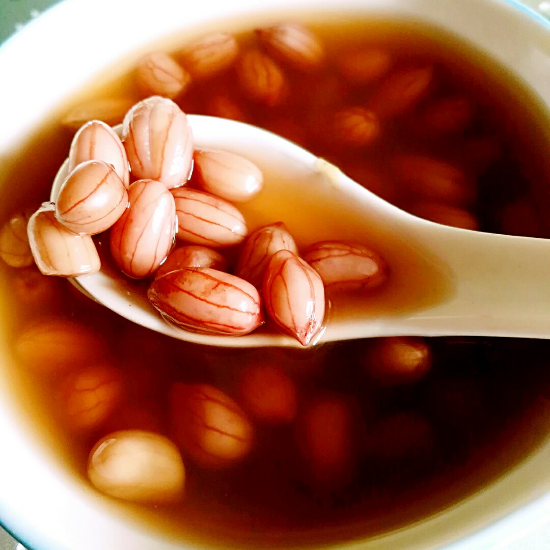 小卷毛vivi做的冰糖花生汤