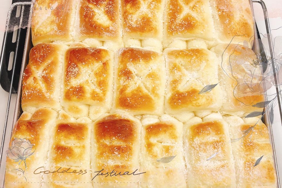 【视频食谱】超级柔软的鲜奶排包