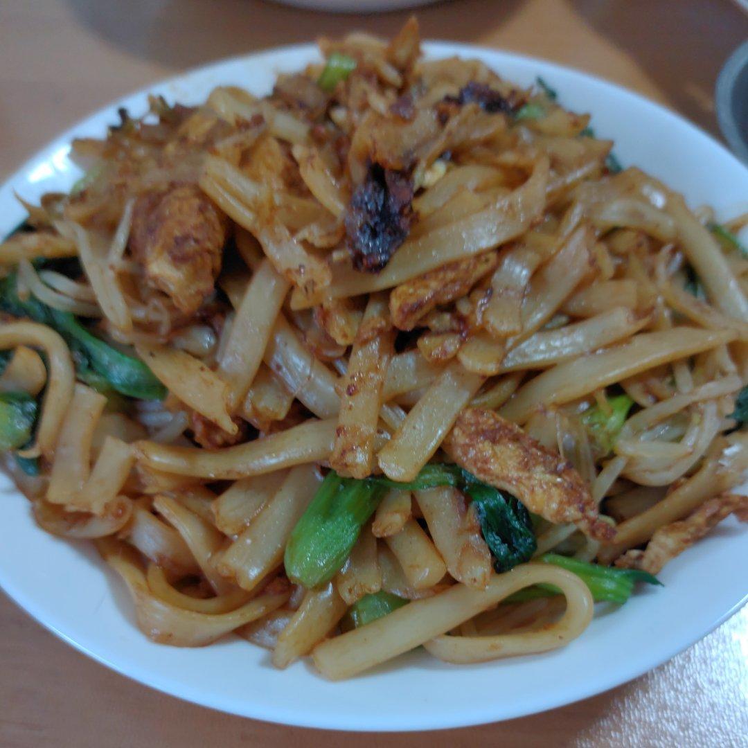 蛋炒河粉 干炒河粉