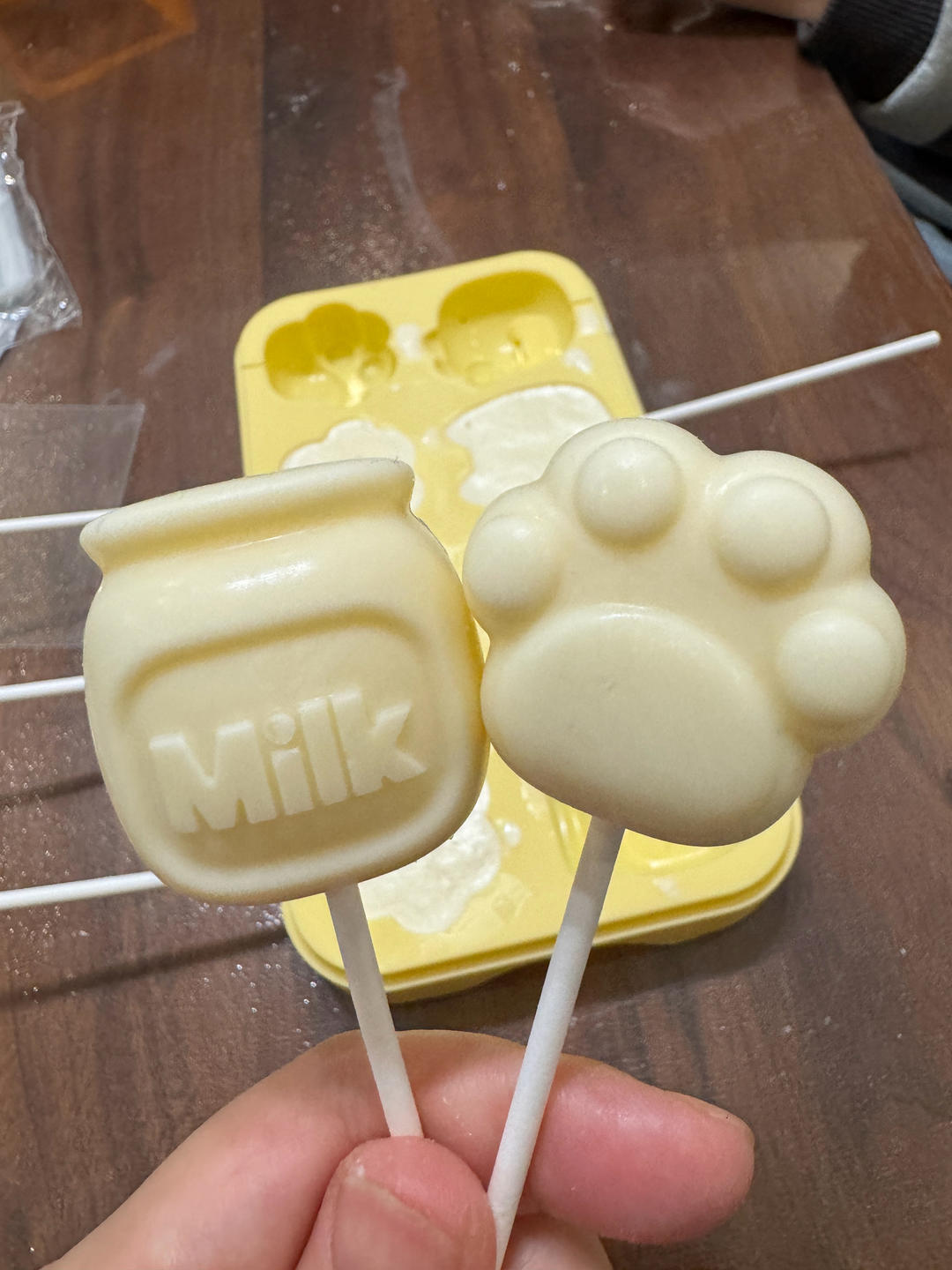 做了n次，终于做出了味道浓郁口感最像市售棒棒奶酪的奶酪棒！