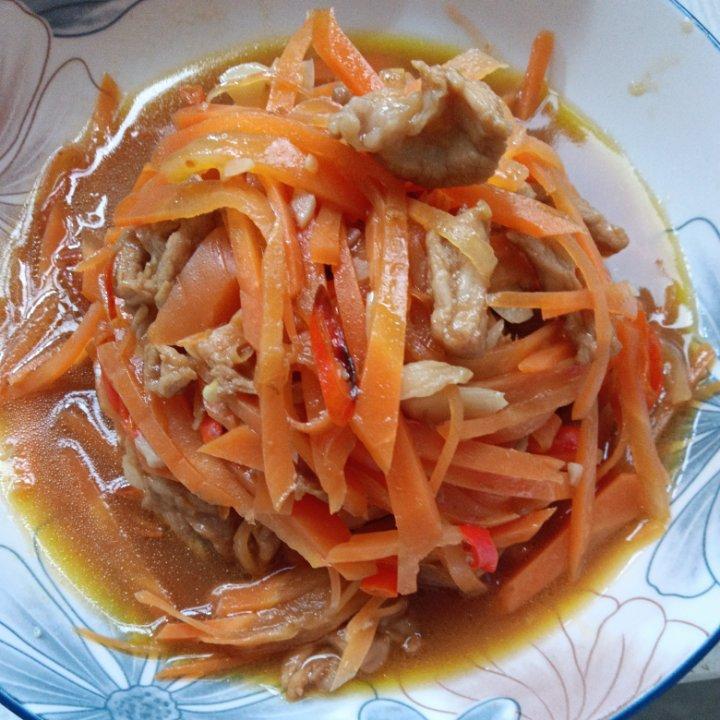 超级下饭胡萝卜丝炒肉