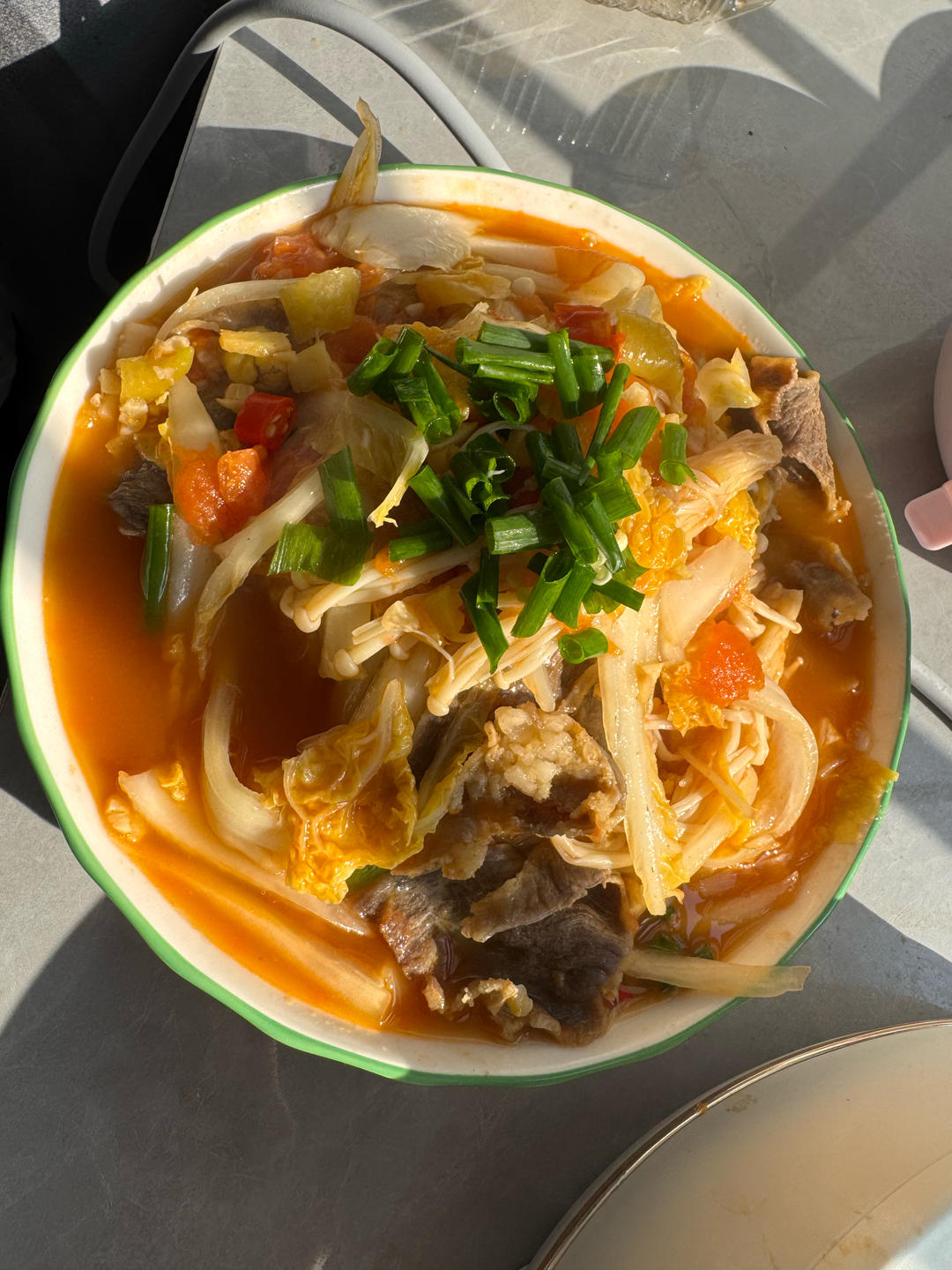 金针菇番茄肥牛卷