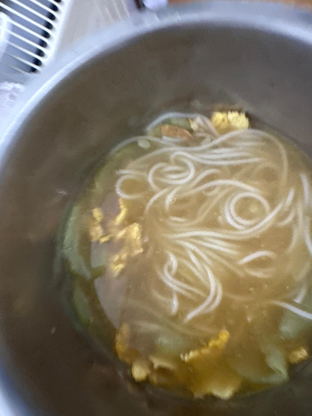 简单营养的丝瓜鸡蛋面条