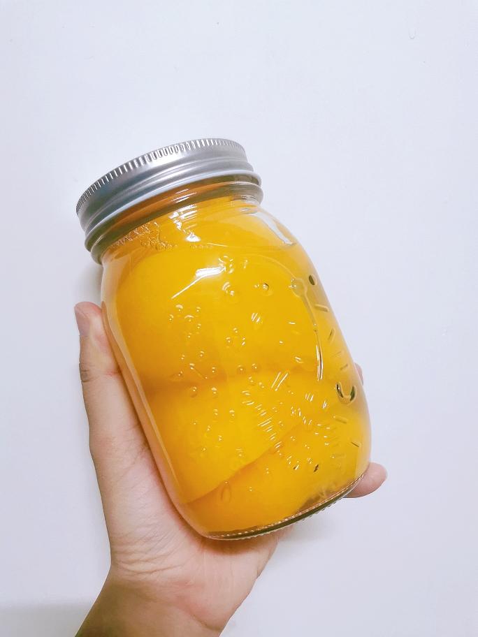 无防腐的黄桃罐头