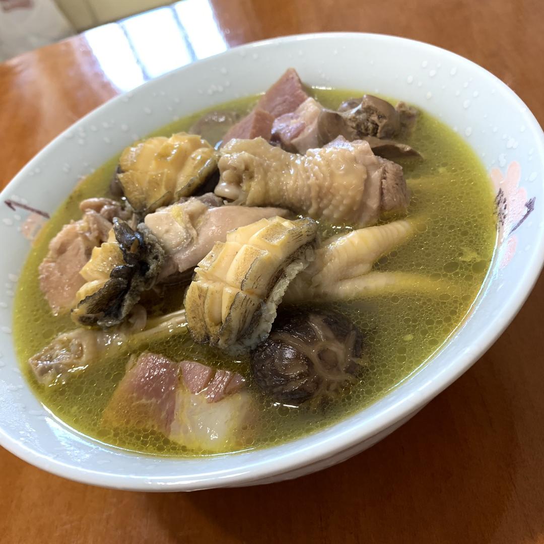 火腿炖鸡汤