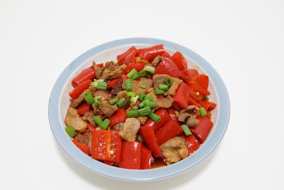 爱吃咸鸭蛋的黄做的家常菜之红辣椒炒肉