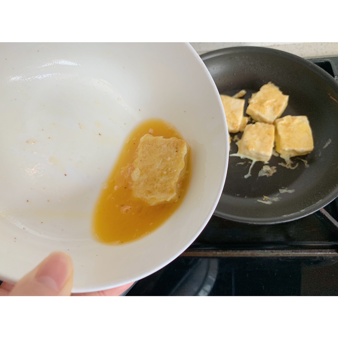 汤品好搭档蛋包冻豆腐的做法 步骤3