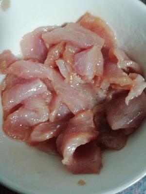 杏鲍菇炒肉的做法 步骤1