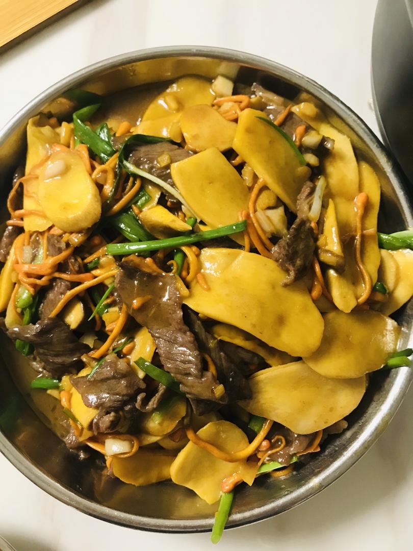 牛肉炒鸡腿菇
