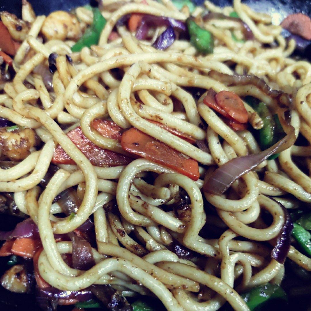 黑椒虾仁乌冬面