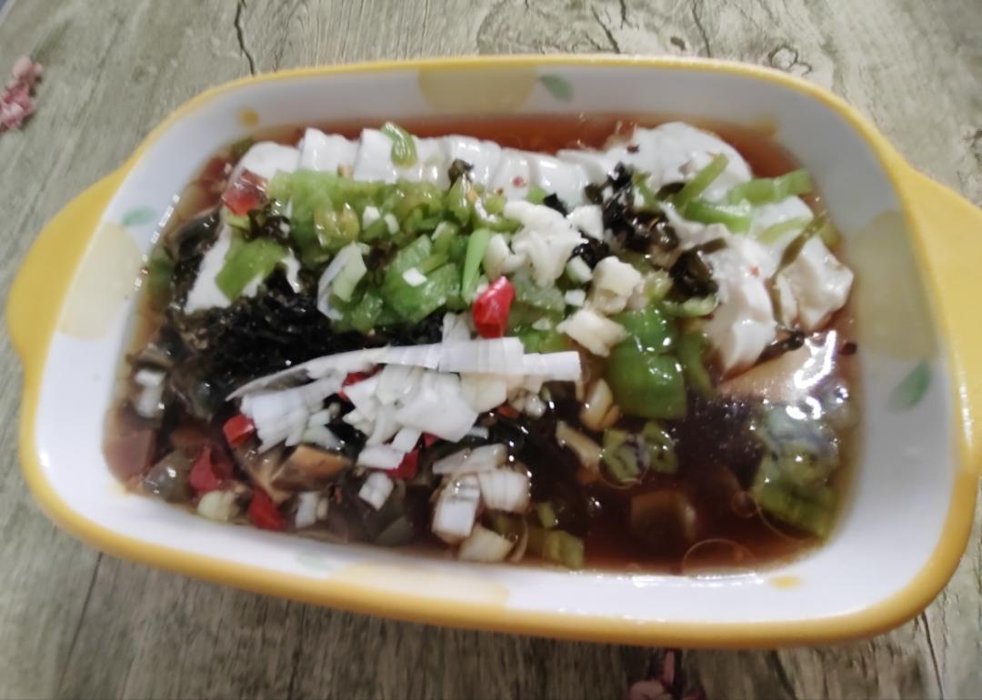 皮蛋拌豆腐