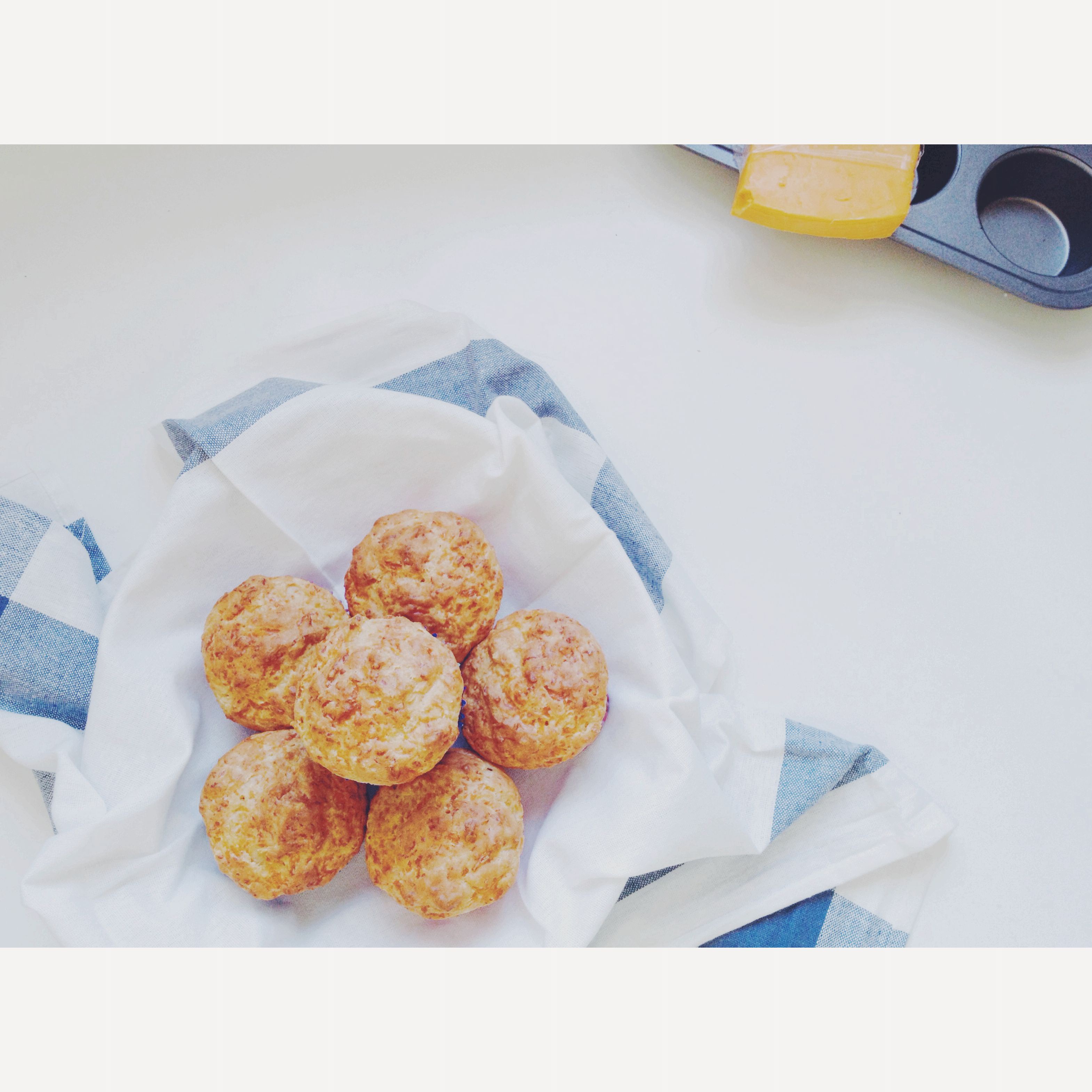 威尔士兔子马芬（Welsh rarebit muffins）