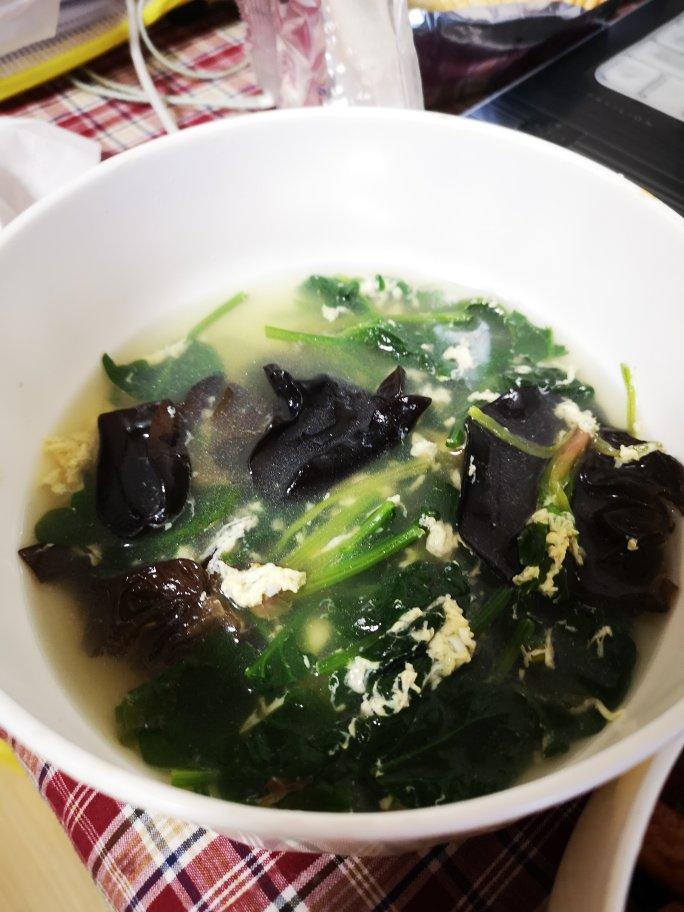 菠菜鸡蛋汤
