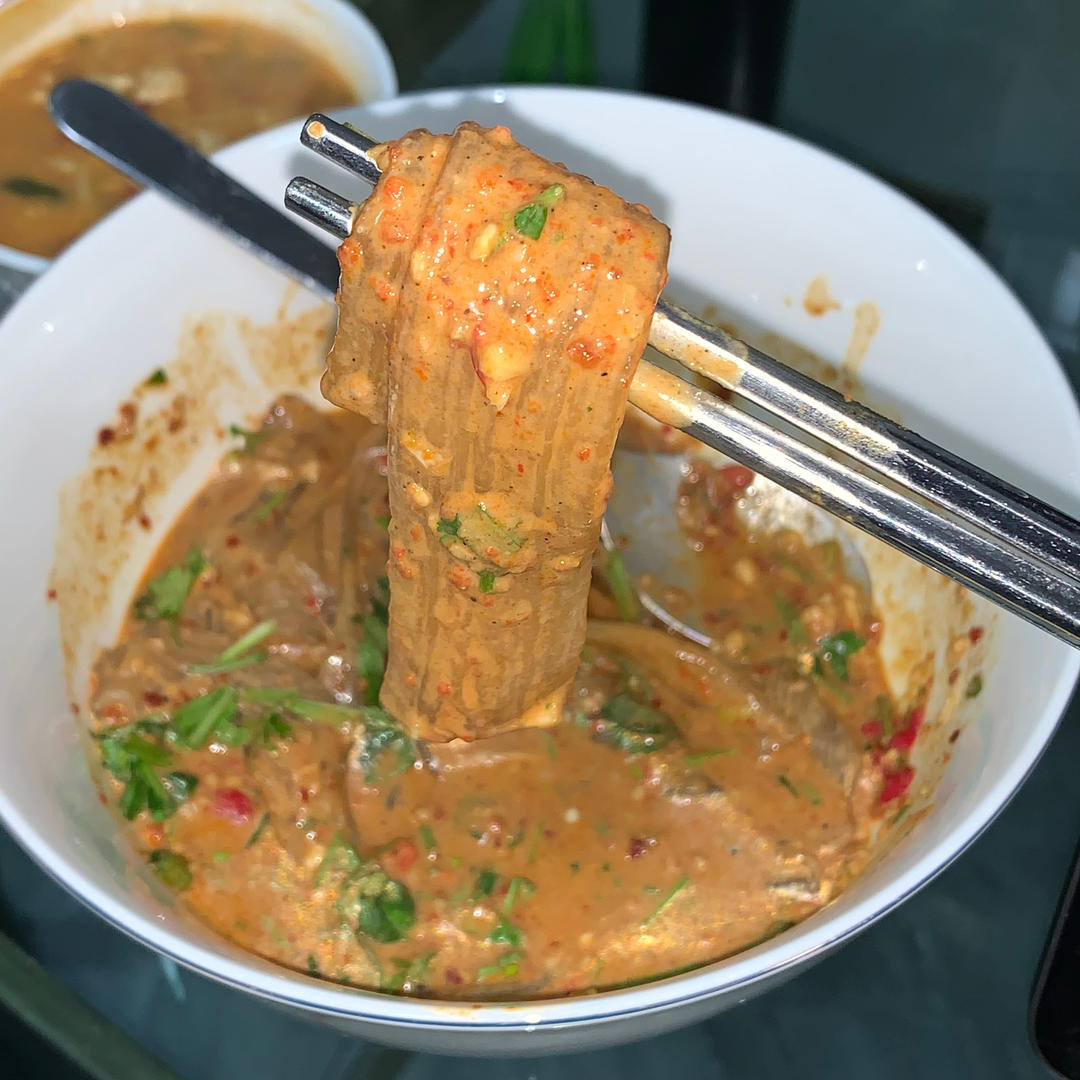 秒杀小夜市的麻酱流汁宽粉