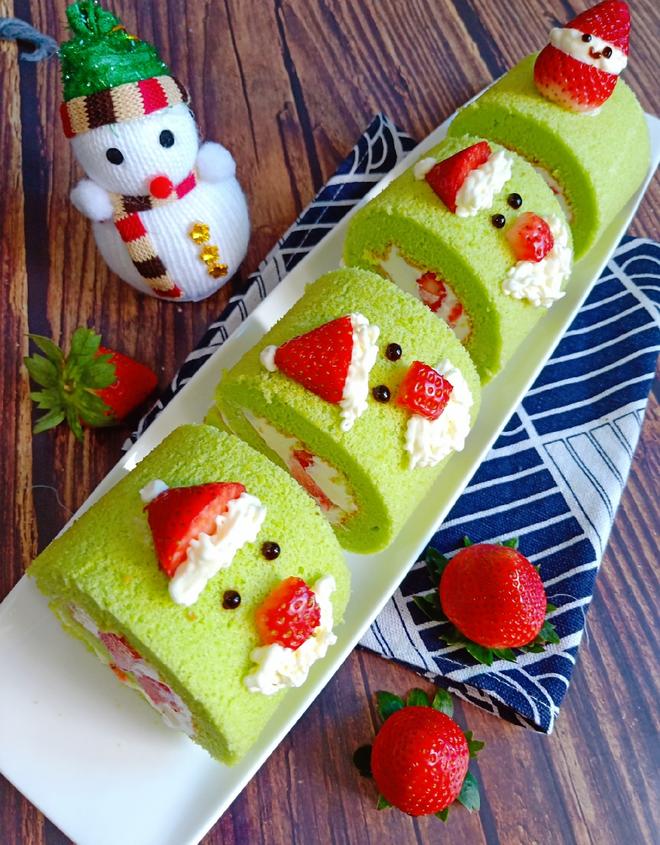 圣诞菠菜草莓蛋糕卷的做法